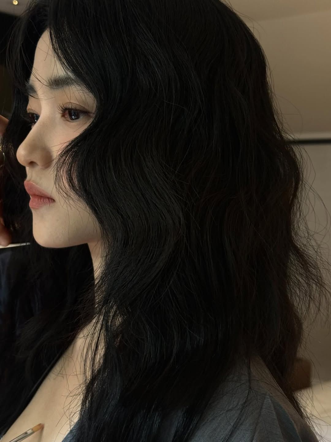 한층 더 깊은 눈매를 만들어주는 김태리의 눈썹 메이크업 l 인스타그램 @kimtaeri_official