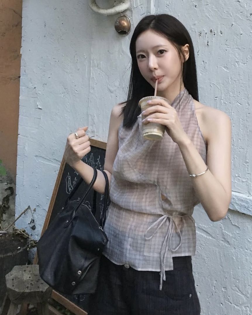 메쉬탑 여름 코디 | 인스타그램 @lamuzes