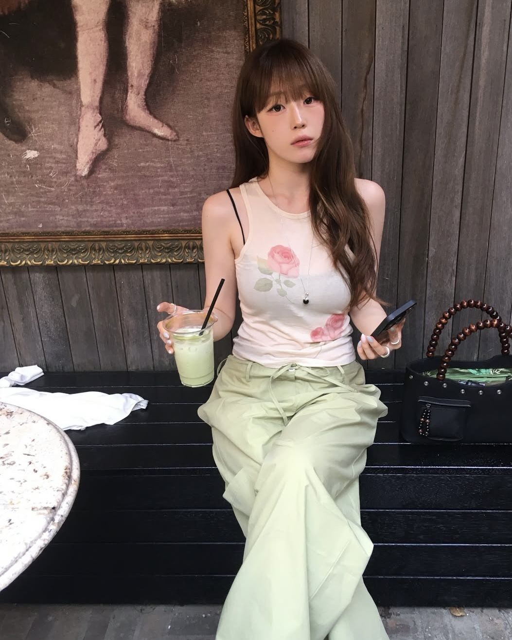 메쉬탑 여름 코디 | 인스타그램 @hi_zzi_ni 