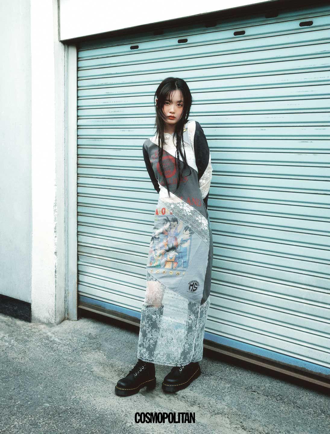 드레스 Marine Serre. 부츠 Dr.martens.