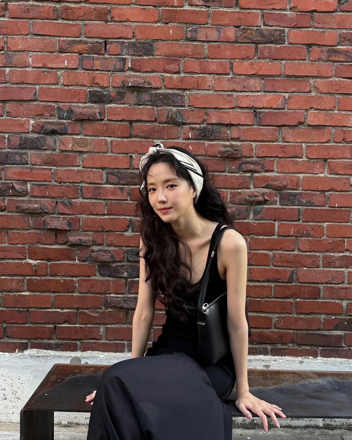 여름데일리룩을 선보인 손나은. 사진 인스타그램 @marcellasne_