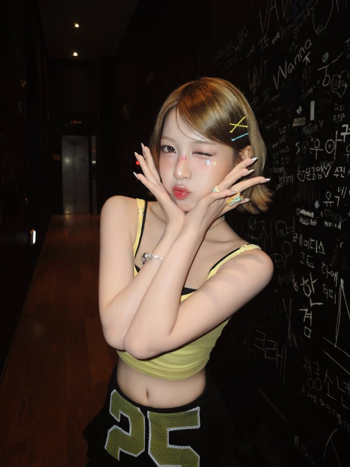 컬러풀한 헤어 액세서리로 프리티걸을 연출한 리센느 ㅣ 인스타그램 @rescene_official