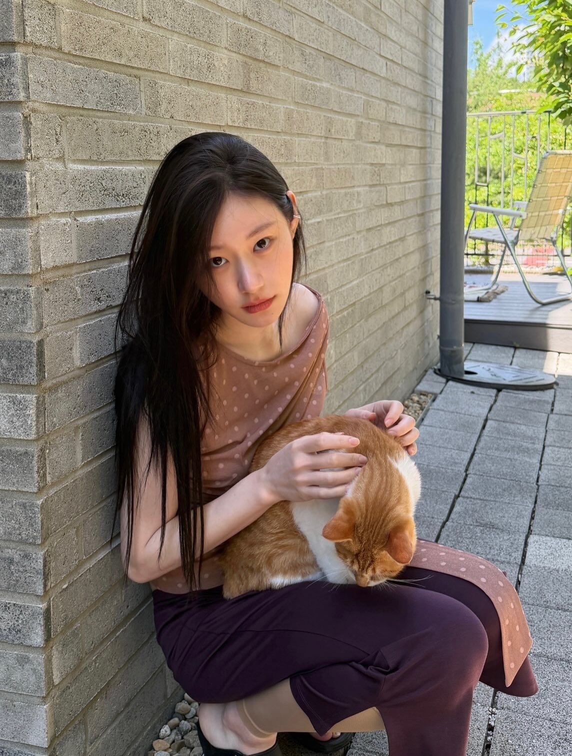 채령의 도트 패턴 스타일링. 인스타그램 @chaerrry0