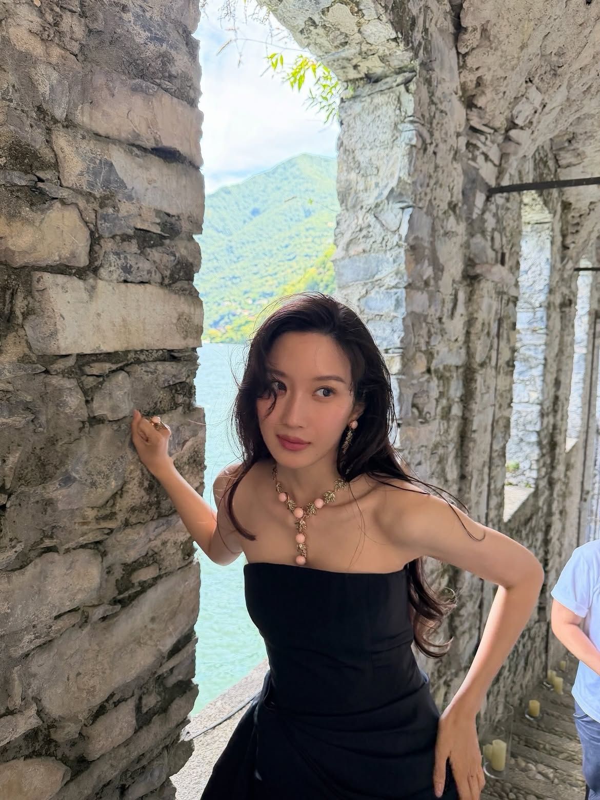 주얼리까지 빛나게 하는 문가영의 글래머러스 가르마ㅣ 인스타그램 @m_kayoung