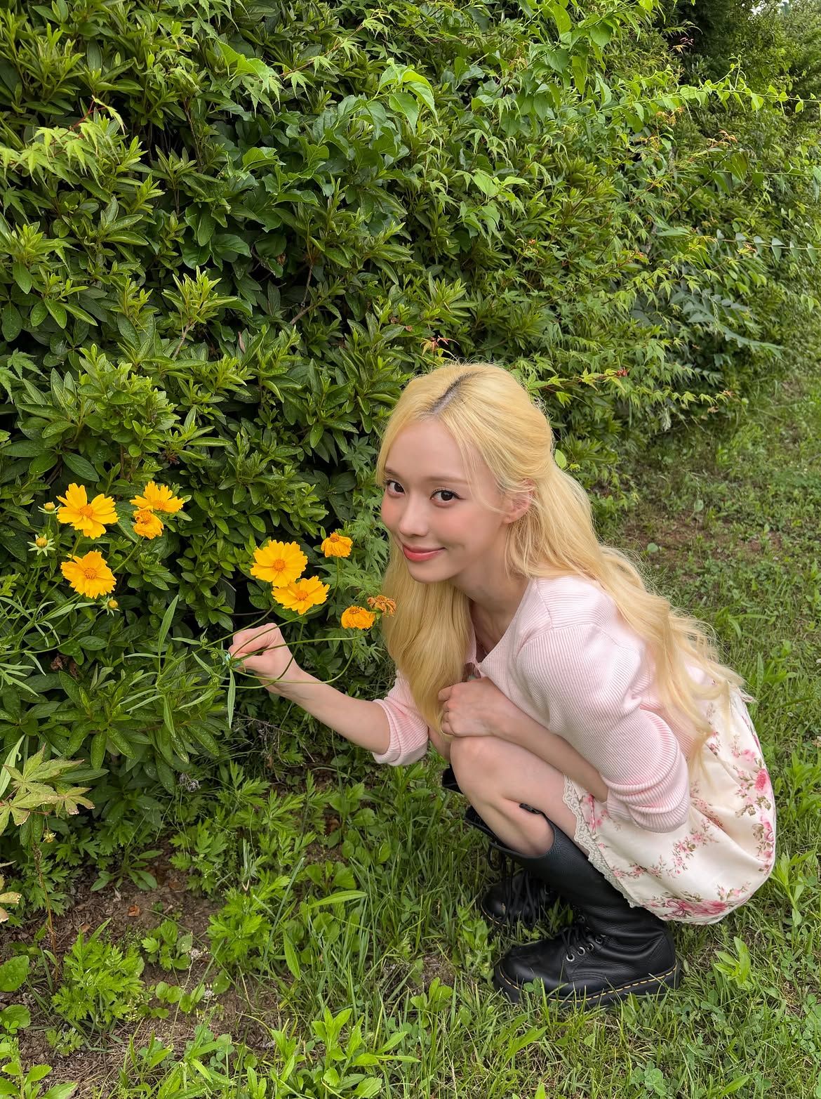윈터의 가디건 코디. 사진 인스타그램 @imwinter