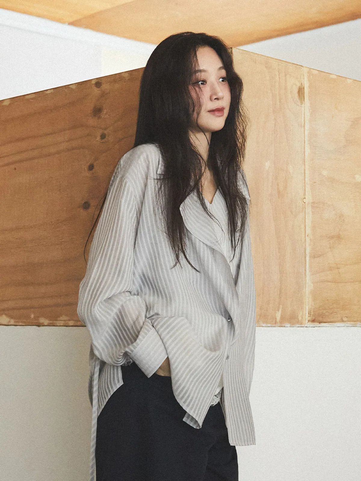 려원의 블라우스 코디. 사진 루에브르.