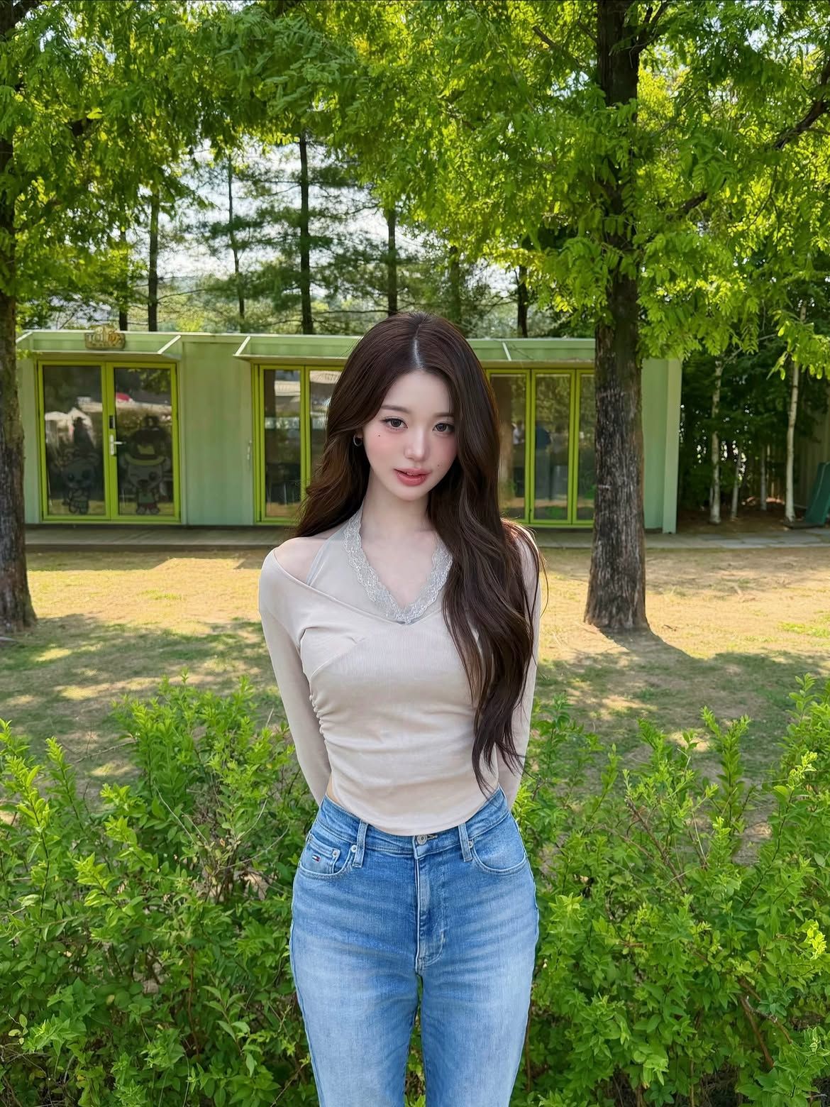 가을 코디를 선보인 장원영. 사진 인스타그램 @for_everyoung10