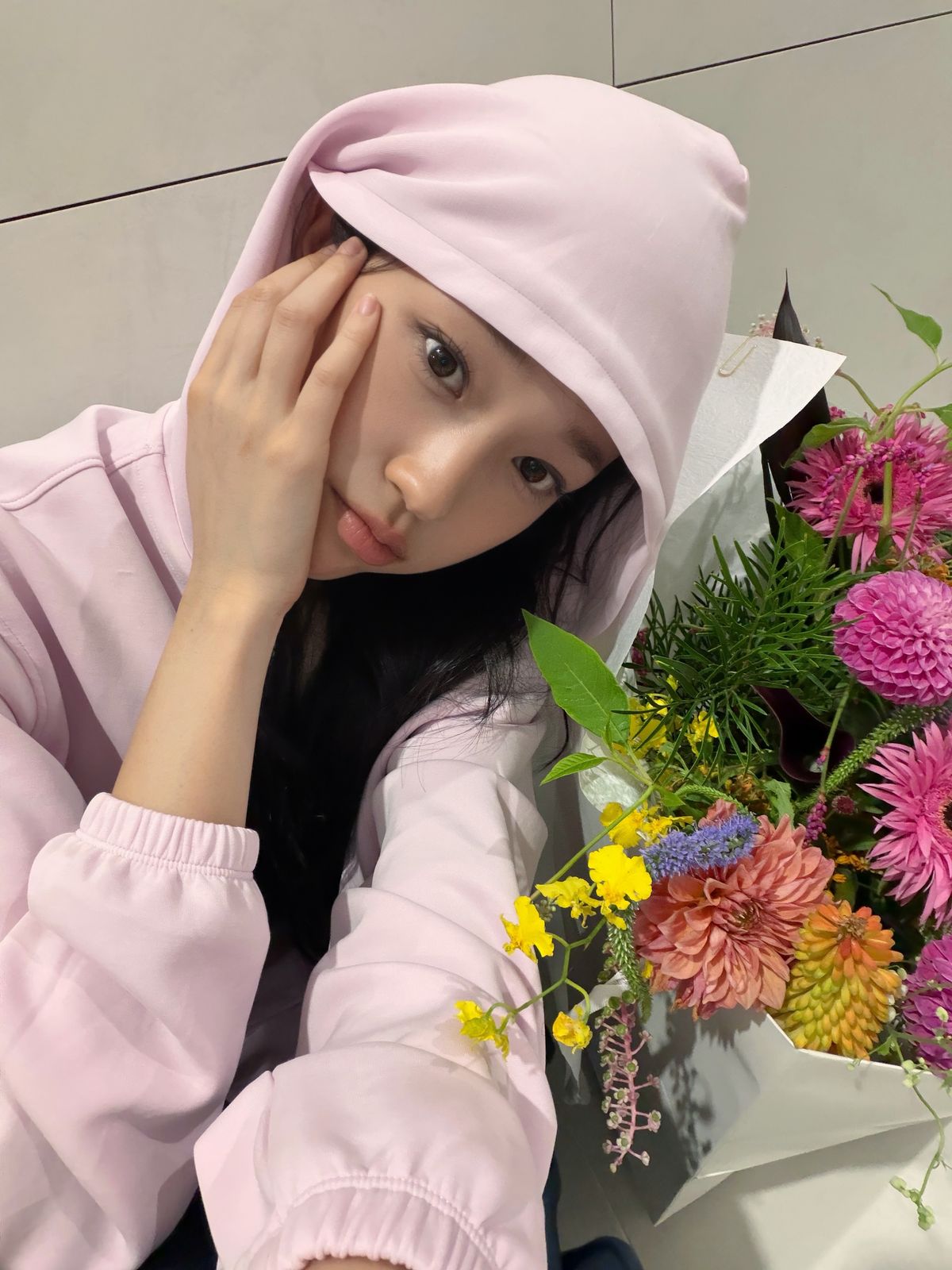 노윤서의 후디 코디. 인스타그램 @rohyoonseo 
