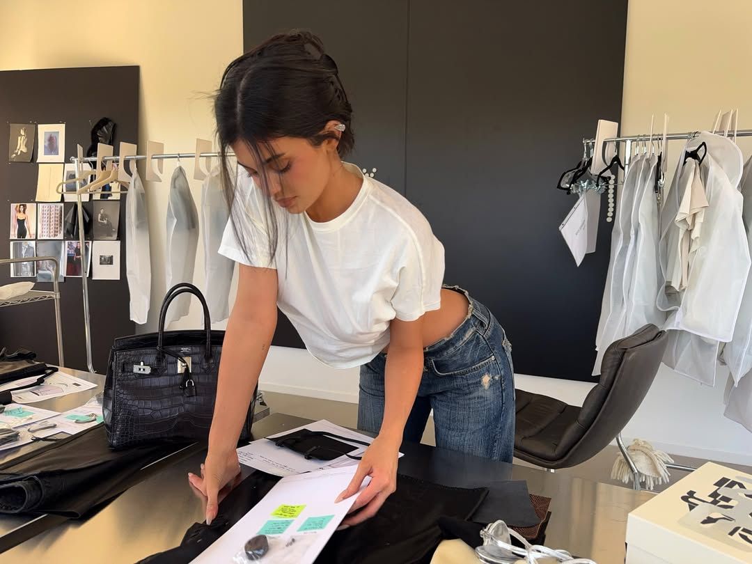 카일리 제너 청바지 패션 | 인스타그램 @kyliejenner