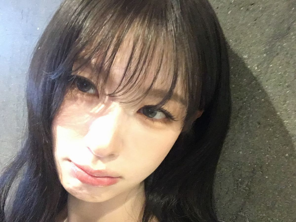 핑크 베이지 계열로 MLBB 느낌을 낸 아이들 미연 | 인스타그램 @noodle.zip