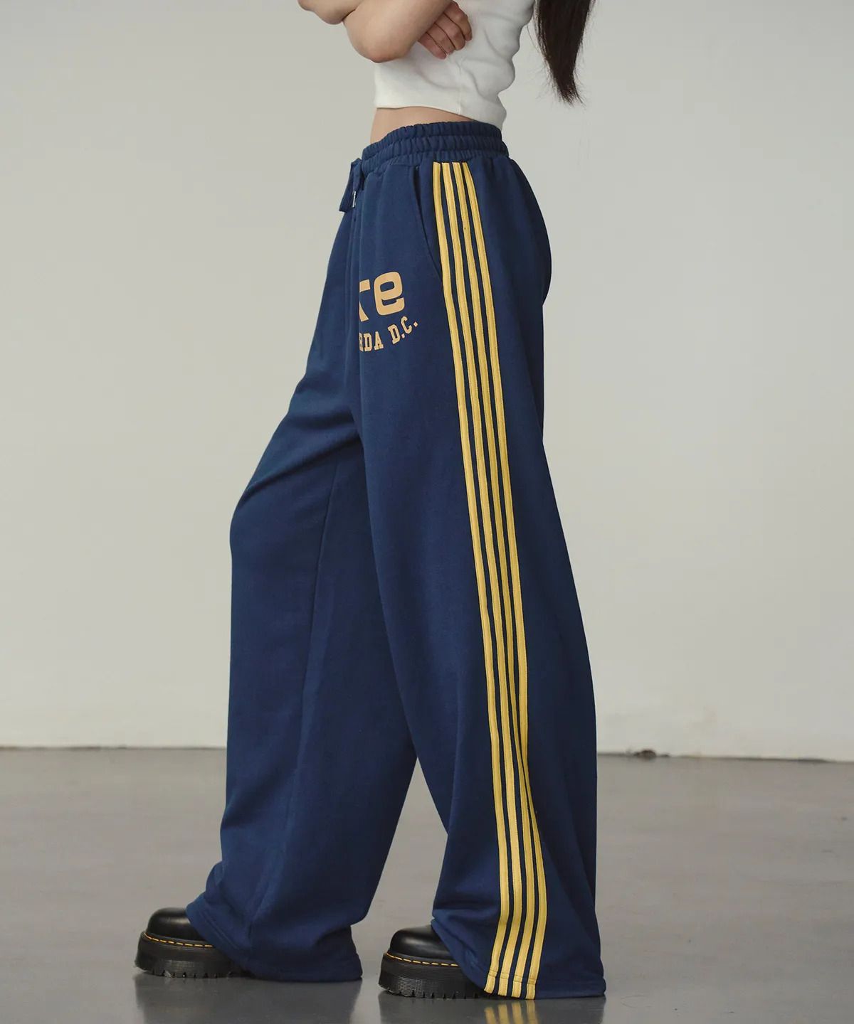 SIDE STRIPE WIDE PANTS