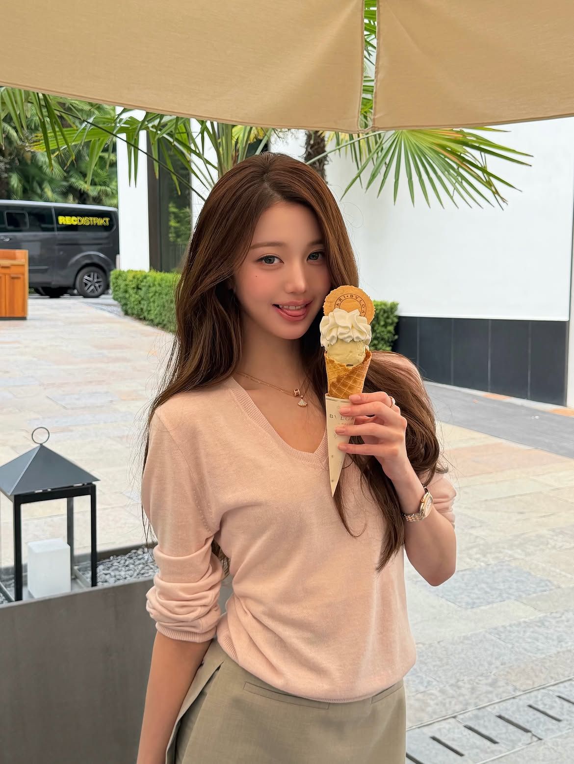 장원영 가을 니트 패션 | 인스타그램 @for_everyoung1 