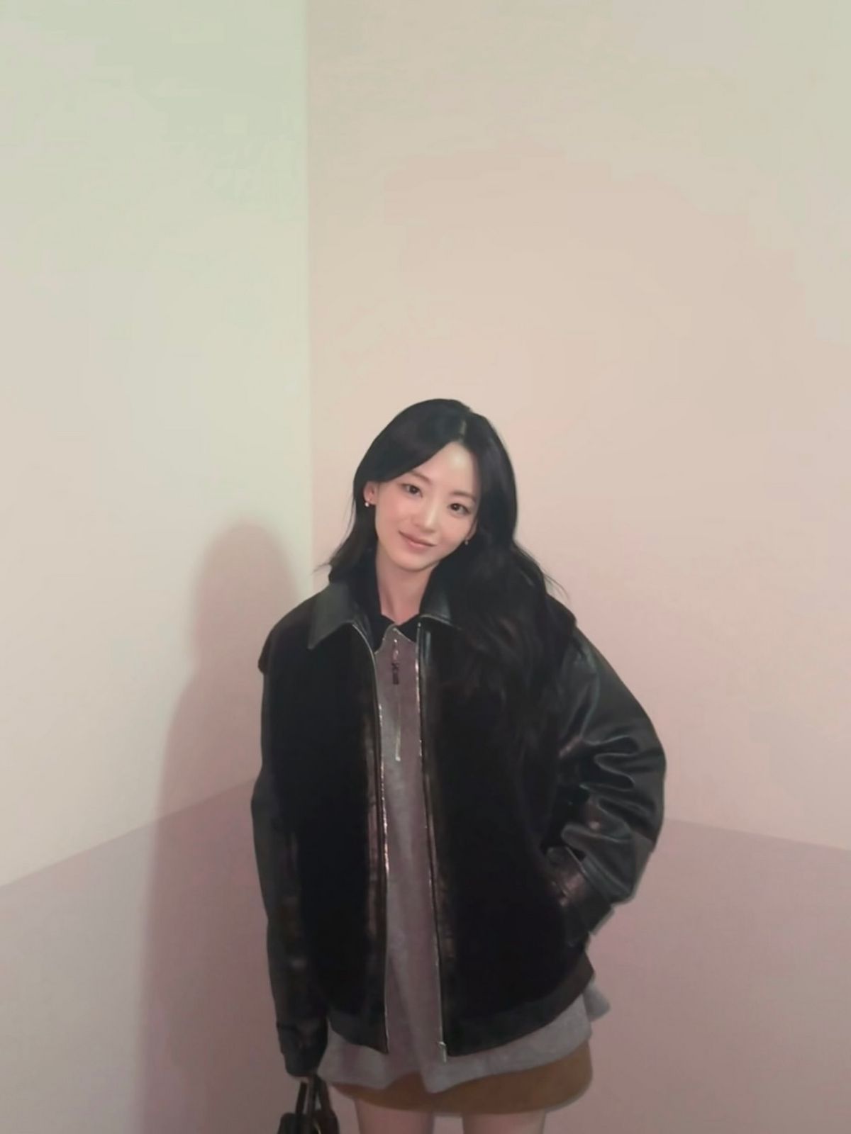 라이더 재킷을 입은 조이현. 사진 인스타그램 @yihyun_1208