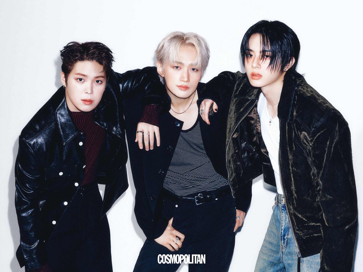 (연호)니트 톱 H&m Atelier. 와이드 팬츠 Songzio. 재킷 스타일리스트 소장품. 귀고리, 반지 본인 소장품. (용승)벨트 Polo Ralph Lauren. 목걸이, 반지 모두 Muahcho. 재킷, 이너 톱, 팬츠 스타일리스트 소장품. (강민)데님 팬츠 Deus Ex Machina. 목걸이, 반지 모두 Muahcho. 재킷, 이너 톱 스타일리스트 소장품. 귀고리 본인 소장품.