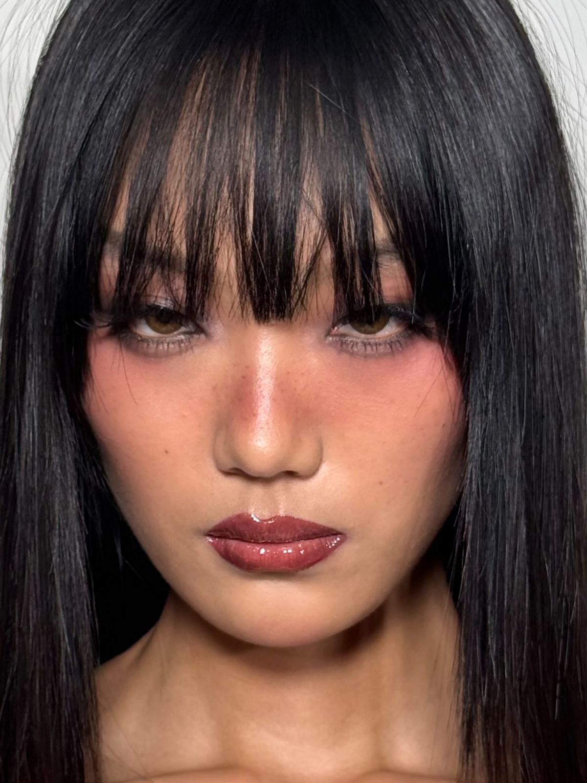구찌가 보여준 스모키 글램 룩. 인스타그램 @samvissermakeup