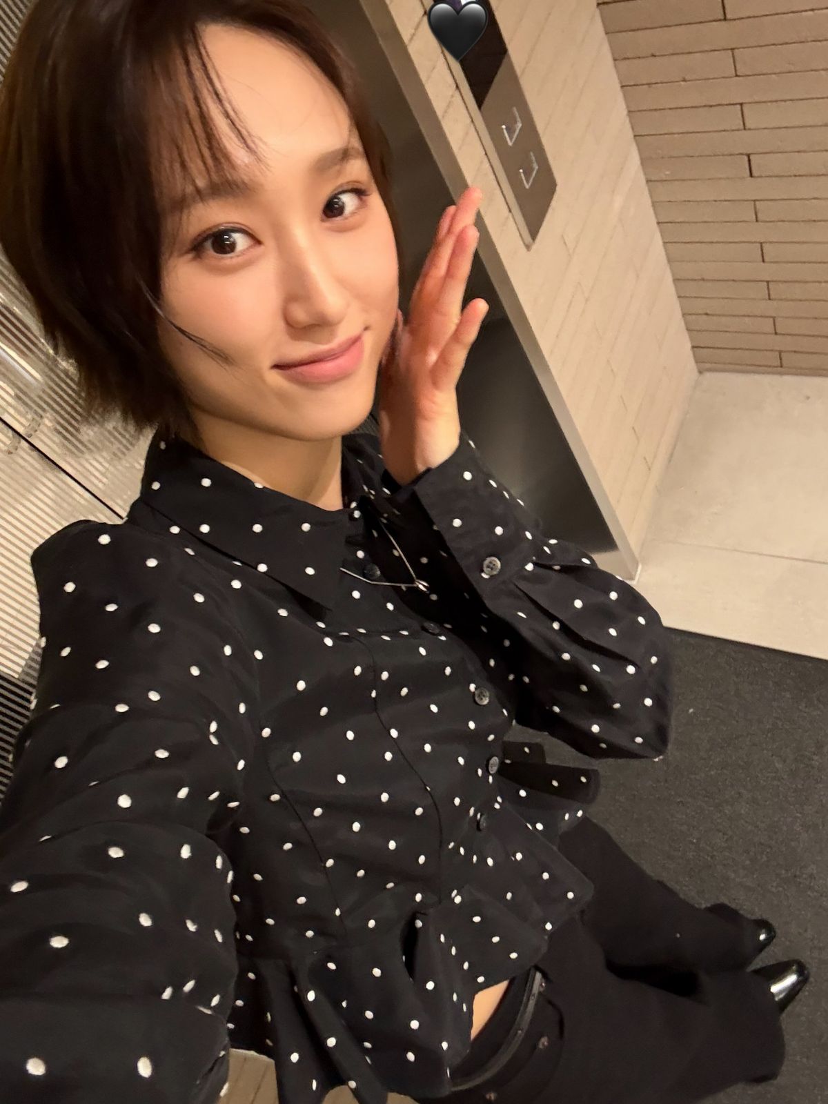 류혜영, 페플럼 재킷 패션 | 인스타그램 @ryuniverse328