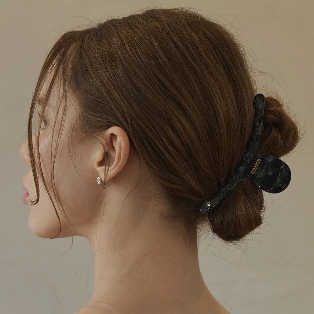 Horizon hair claw clip
