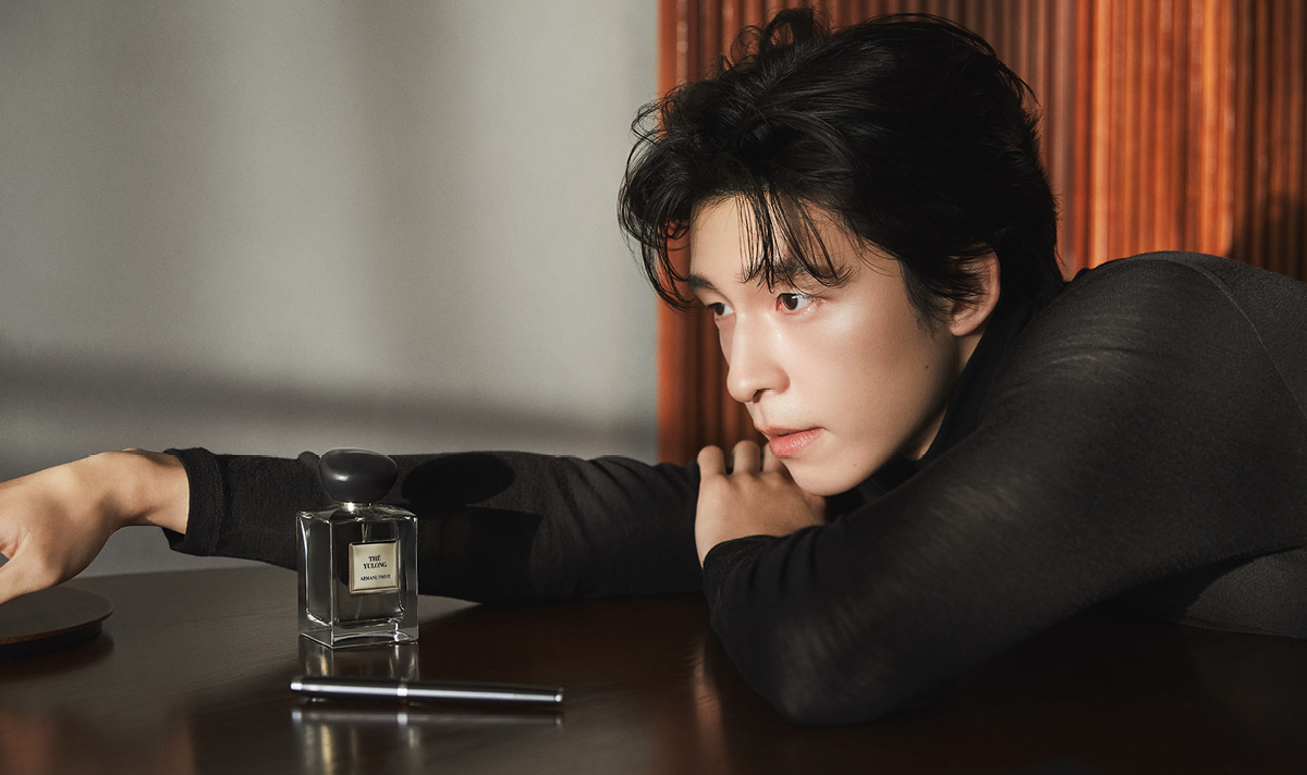 홍경은 무슨 향이 날까? 아르마니 프리베와 함께한 홍경 인터뷰