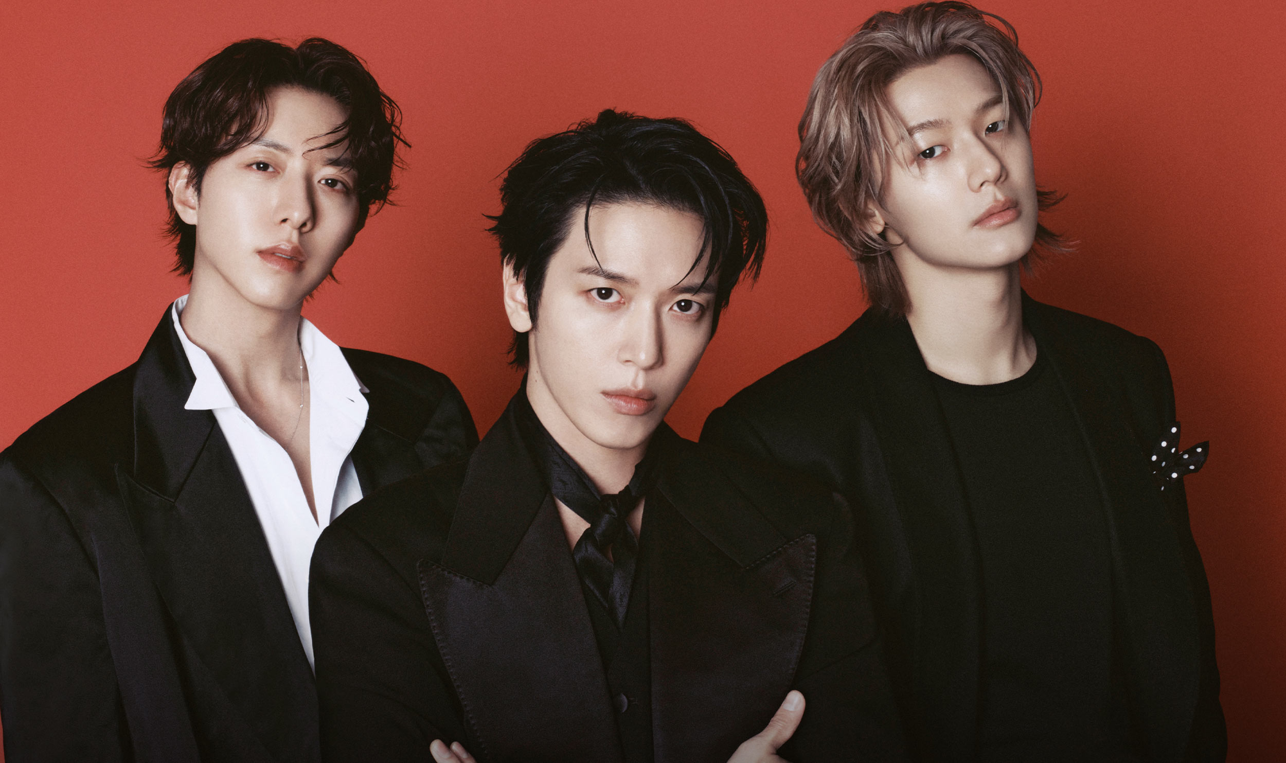 2026년 첫 코스모폴리탄 샤인의 주인공, 씨엔블루 커버 공개!