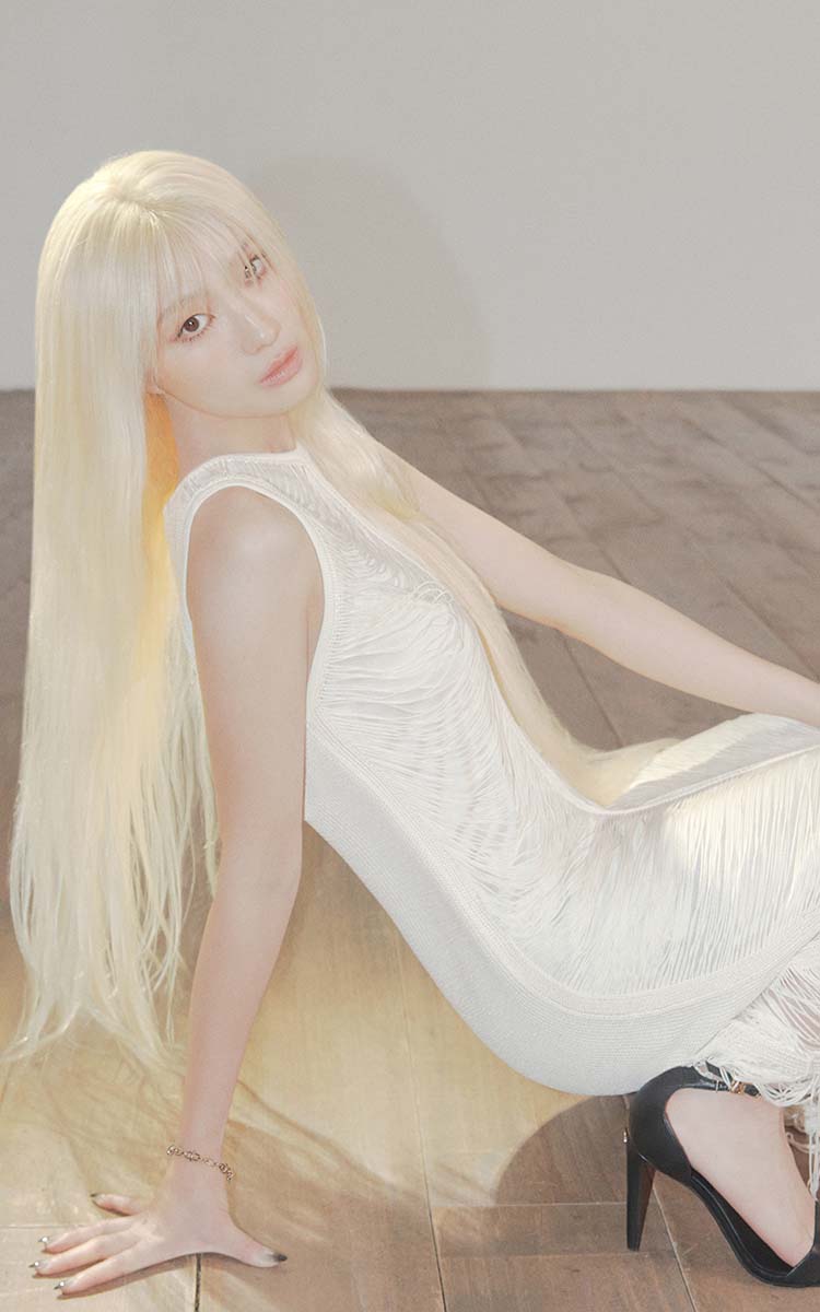 배우 김혜윤 코스모 4월호 커버 공개