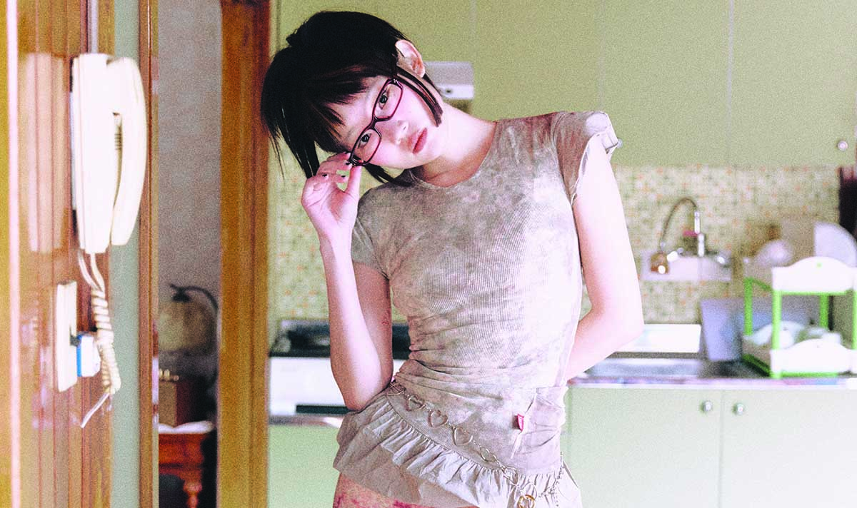 젠지들이 집착하는 스타일, Y2K 패션 왜 다시 뜰까