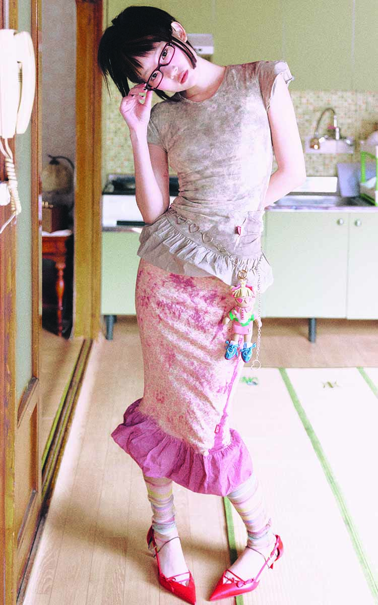 젠지들이 집착하는 스타일, Y2K 패션 왜 다시 뜰까