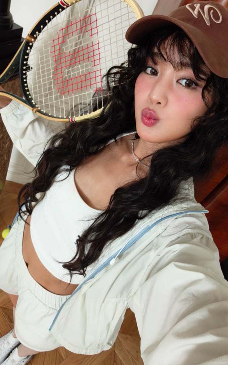 테니스 공주로 변신? 아이들 민니의 미공개 셀카 모음