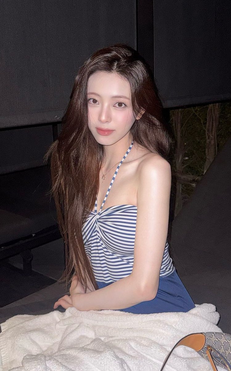 이번 여름엔 날씬해 보이는 ‘줄무늬’ 수영복 입어보세요