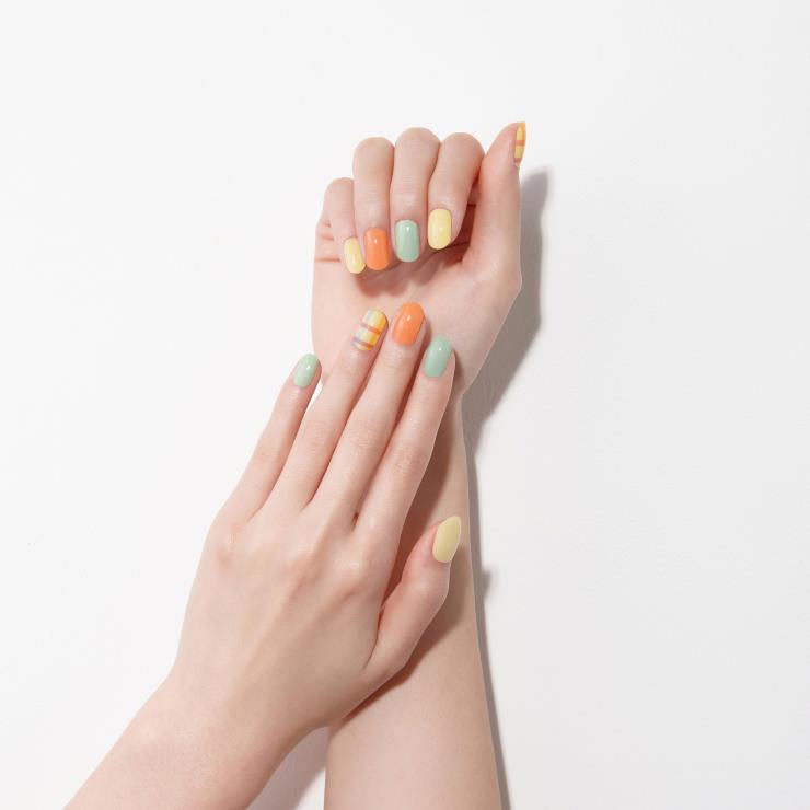 데싱디바 [글로스젤네일] 글로우업 #파스텔 체크