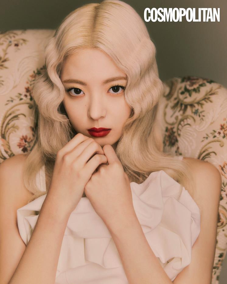 튜브톱 11만9천원 앤아더스토리즈. 슬립 스타일리스트 소장품