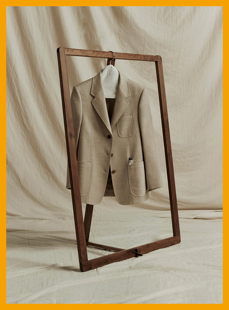 담담하지만 실용적인 요소로 꽉 채운 가윤의 클래식 룩.