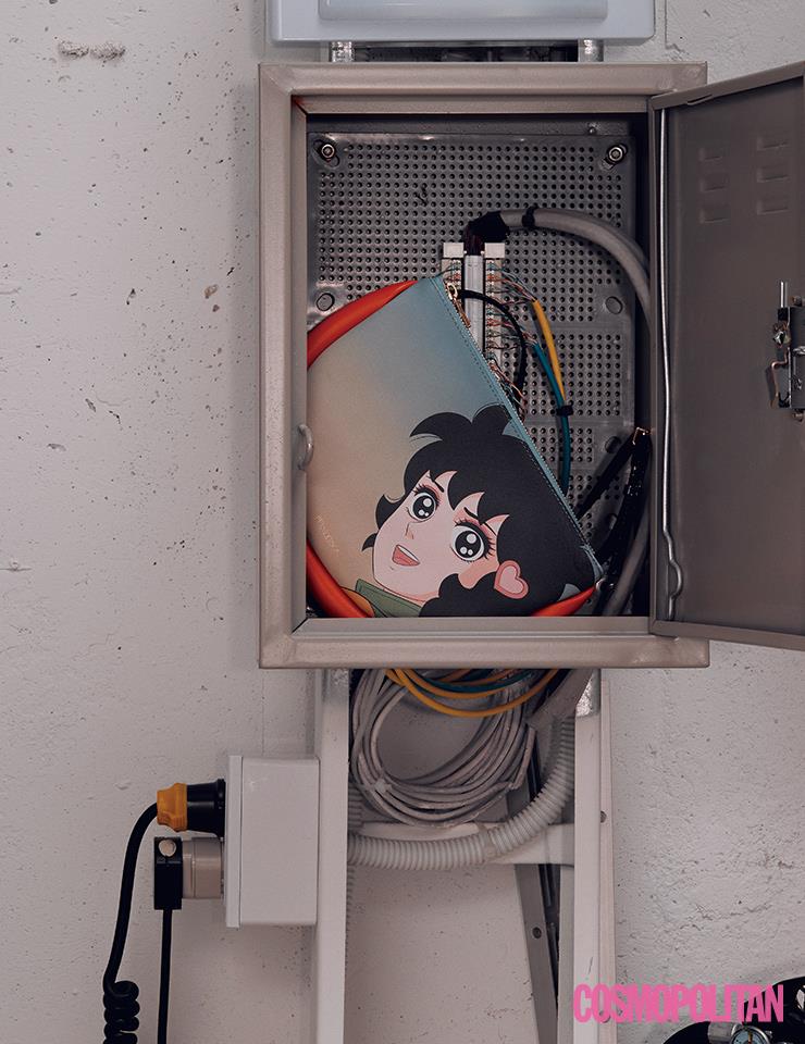 숄더백 1백4만원 JW 앤더슨.