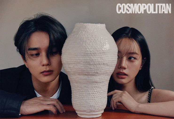 (유승호)재킷, 티셔츠 모두 가격미정 디올 맨. (이혜리)미니드레스 가격미정 미우미우. 귀고리 스타일리스트 소장품.