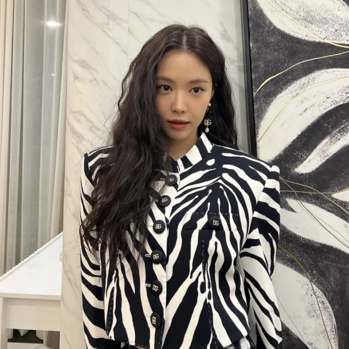 손나은