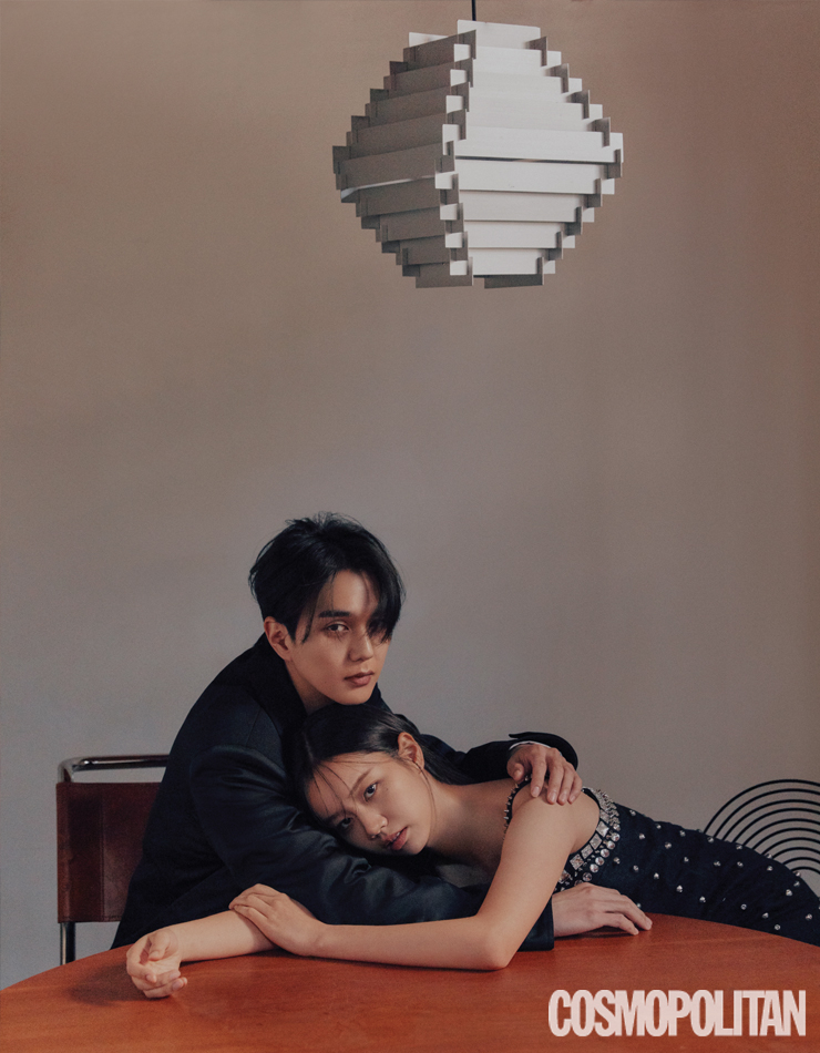 (유승호)재킷, 티셔츠 모두 가격미정 디올 맨. (이혜리)미니드레스 가격미정 미우미우. 귀고리 스타일리스트 소장품.